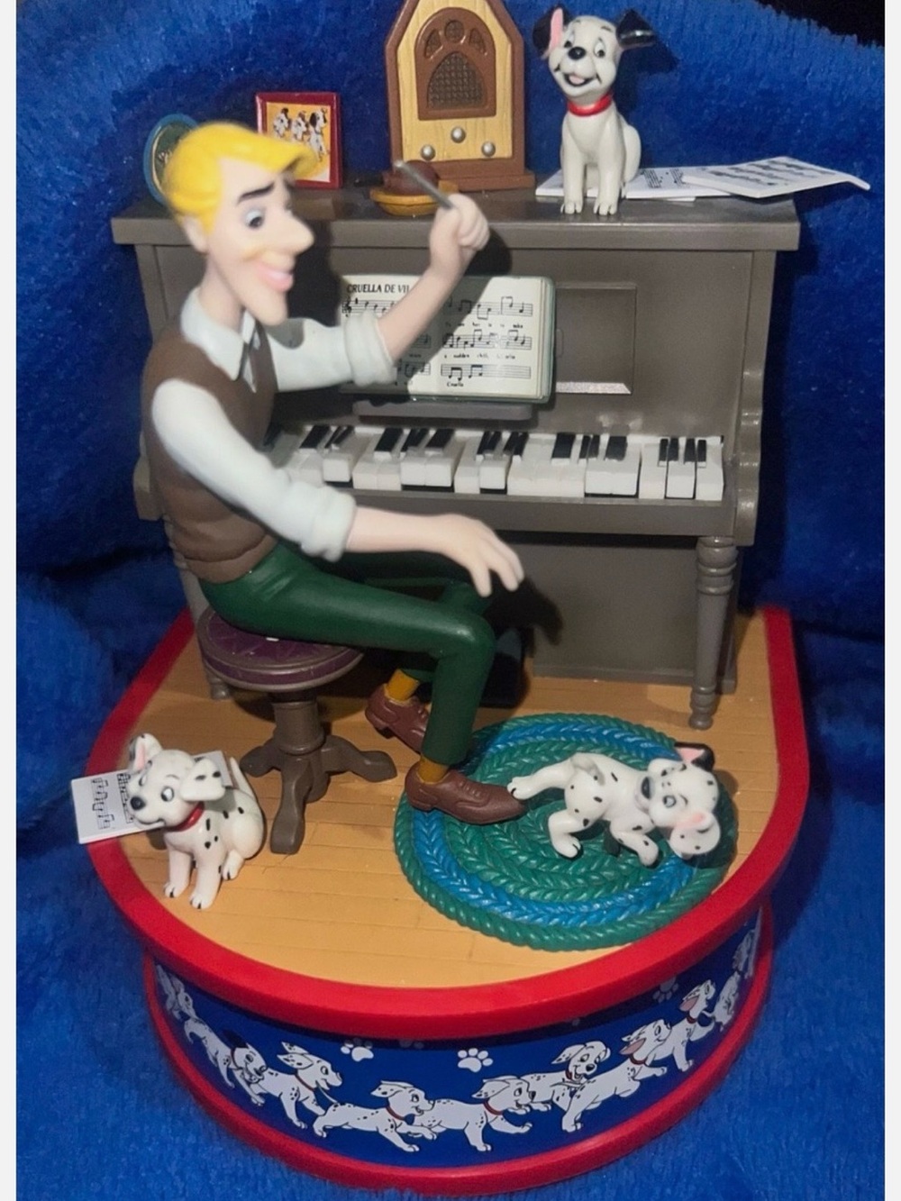 Vintage Disney Enesco 1995
101 Dalmatians "Maestro of Mischief" Music Box RARE